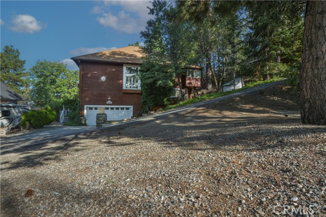 971 Grass Valley, Lake Arrowhead CA: https://media.crmls.org/medias/e0431c75-2364-4a30-8c04-ce78bb419d09.jpg
