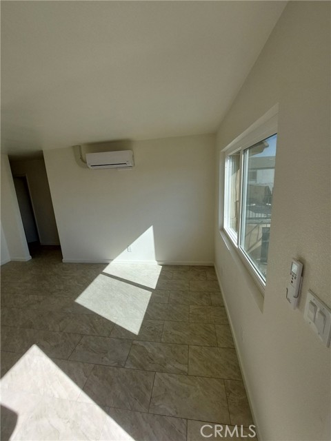 Detail Gallery Image 6 of 9 For 136 W Saginaw Way #203,  Fresno,  CA 93705 - 2 Beds | 1 Baths