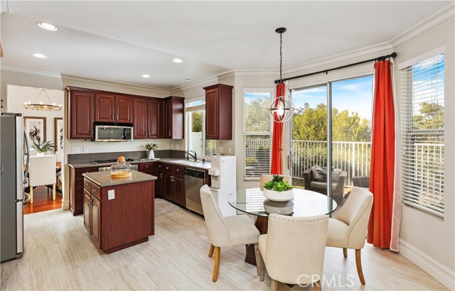 Detail Gallery Image 14 of 53 For 21 Hollyleaf, Aliso Viejo,  CA 92656 - 3 Beds | 2/1 Baths