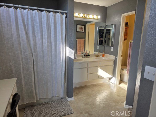 Detail Gallery Image 16 of 33 For 3330 Garnet, Rosamond,  CA 93560 - 5 Beds | 3 Baths