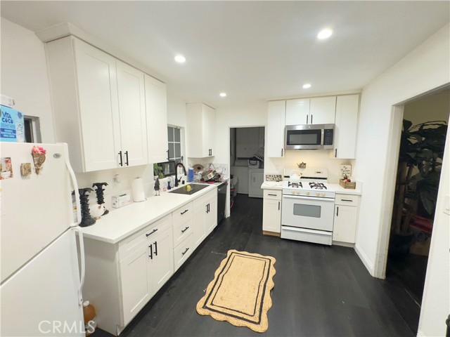 Detail Gallery Image 8 of 24 For 2783 N Arrowhead Ave, San Bernardino,  CA 92405 - 2 Beds | 1 Baths