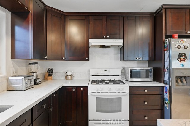 Detail Gallery Image 12 of 33 For 7857 Embry Point, San Diego,  CA 92126 - 5 Beds | 3 Baths