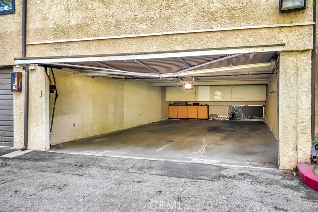 Detail Gallery Image 24 of 24 For 7308 Corbin Ave #G,  Reseda,  CA 91335 - 2 Beds | 2 Baths