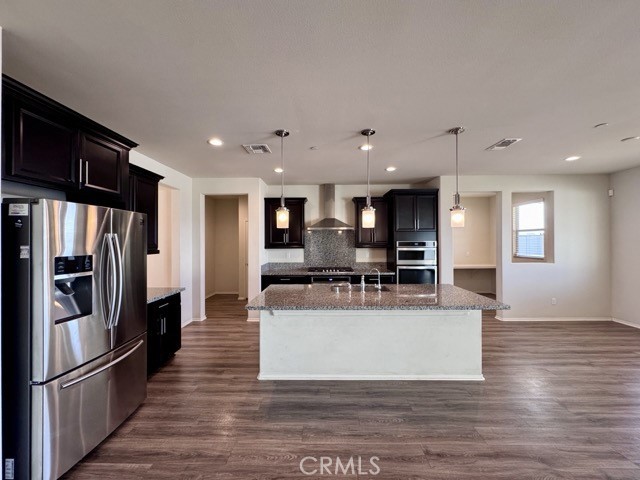 Detail Gallery Image 13 of 57 For 1065 Regala St, Perris,  CA 92571 - 5 Beds | 4 Baths