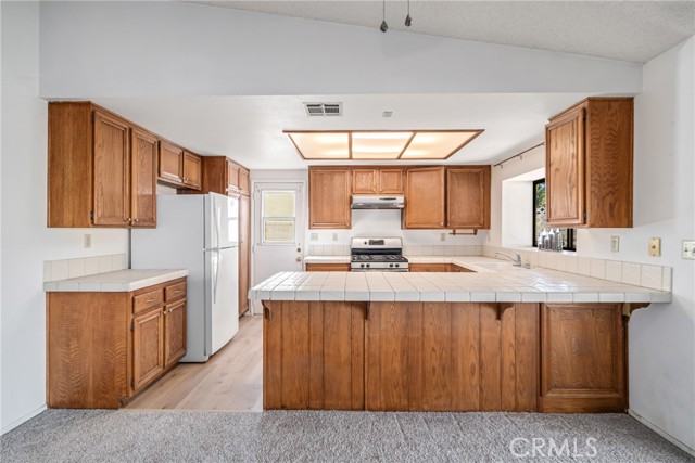 Detail Gallery Image 8 of 31 For 2145 Limewood Ln, Lancaster,  CA 93536 - 3 Beds | 2 Baths