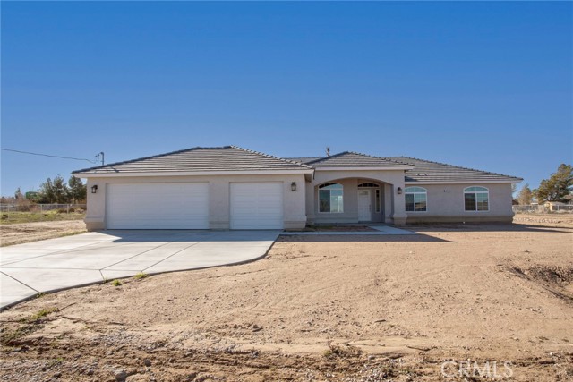 Detail Gallery Image 1 of 37 For 11181 5th Ave, Hesperia,  CA 92345 - 4 Beds | 2/1 Baths