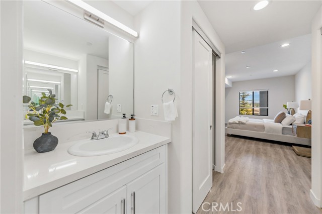 419 N Chandler Avenue, Monterey Park CA: https://media.crmls.org/medias/e0485cf3-0a34-49f9-9fc4-3cd9c3f3a433.jpg