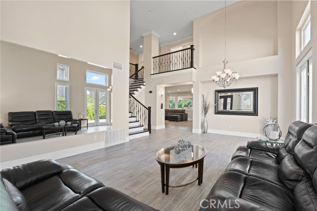 Detail Gallery Image 8 of 68 For 928 Trovita, Corona,  CA 92881 - 4 Beds | 3 Baths