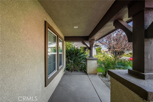 Detail Gallery Image 3 of 27 For 1335 Crown Imperial Ln, Beaumont,  CA 92223 - 3 Beds | 2 Baths