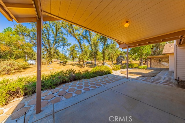 41028 Shandee Lane, Ahwahnee CA: https://media.crmls.org/medias/e049b714-16f7-4085-a4a7-a58ca0b1aa71.jpg