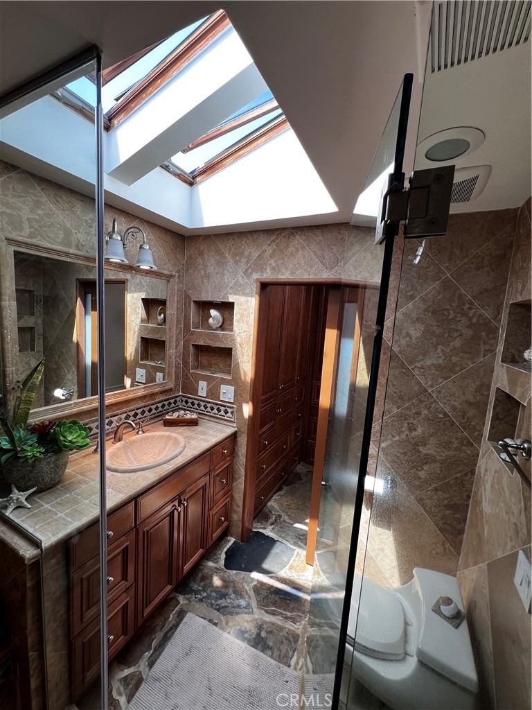 MLS #OC25182899 img 23