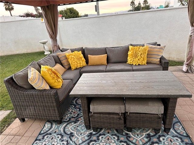 4235 Calle Del Vista, Oceanside CA: https://media.crmls.org/medias/e04b7efb-8cfe-429b-b4a8-d33a55be60d8.jpg