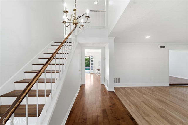 Detail Gallery Image 4 of 45 For 11344 Baird Ave, Porter Ranch,  CA 91326 - 4 Beds | 3 Baths