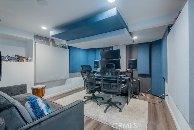 6436 Day Street, Tujunga CA: https://media.crmls.org/medias/e04c6cb8-9bdb-492c-82bb-85cab3dffa9f.jpg