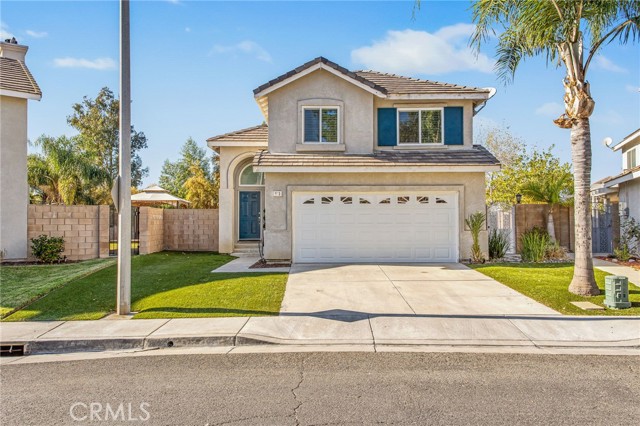 Detail Gallery Image 3 of 42 For 910 Pathfinder Way, Corona,  CA 92878 - 3 Beds | 2/1 Baths
