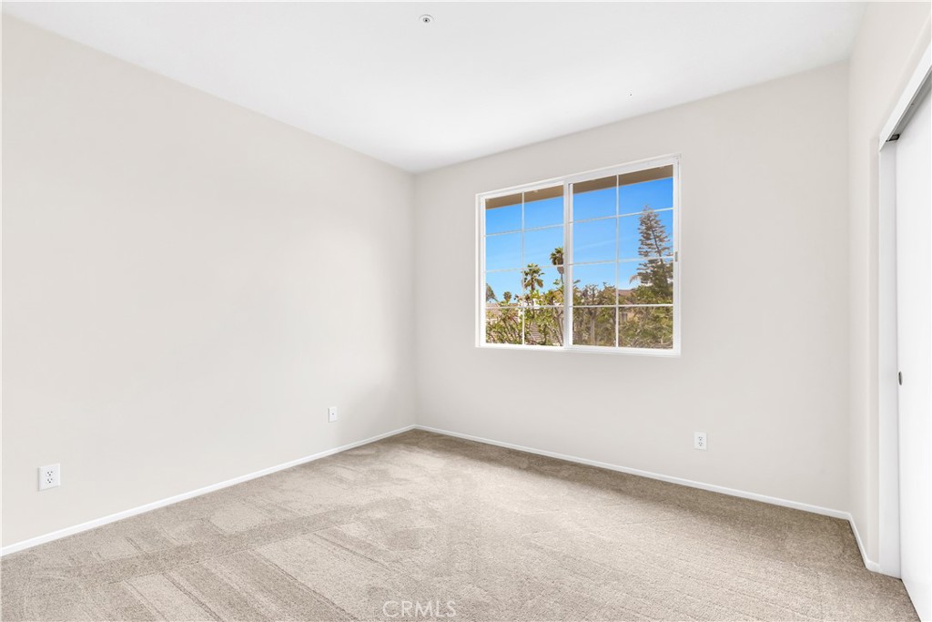 MLS #OC25095542 img 29