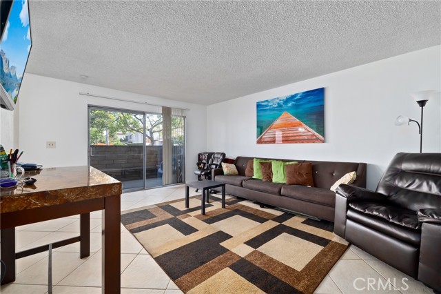 Detail Gallery Image 5 of 24 For 700 W La Veta Ave #I9,  Orange,  CA 92868 - 2 Beds | 2 Baths