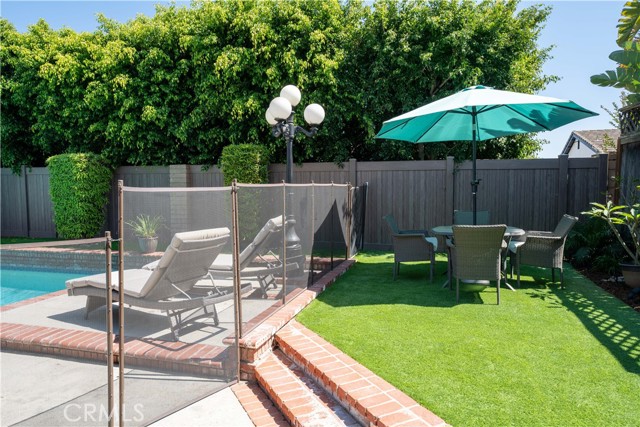 18672 Evergreen Avenue, Yorba Linda CA: https://media.crmls.org/medias/e04fe569-d888-4104-b2ca-f93e43a67181.jpg