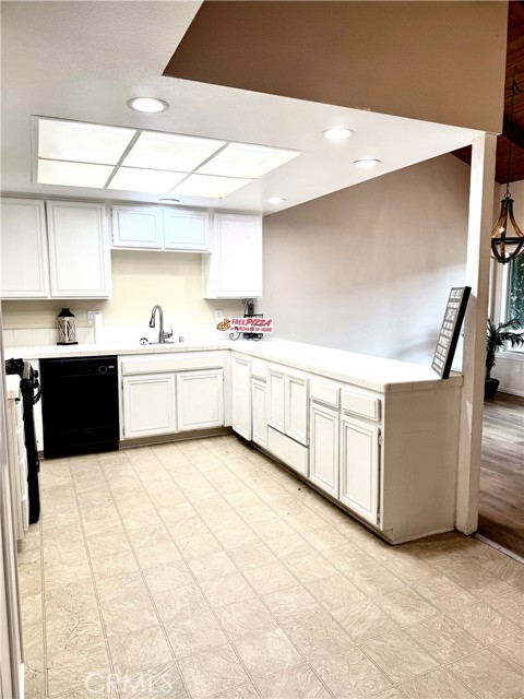 2618 N Tustin, Santa Ana CA: https://media.crmls.org/medias/e05005c8-72e1-489a-92ef-156c61a81eee.jpg