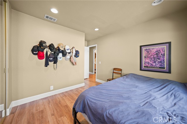 Detail Gallery Image 20 of 33 For 20137 Village Green Dr, Lakewood,  CA 90715 - 3 Beds | 2/1 Baths