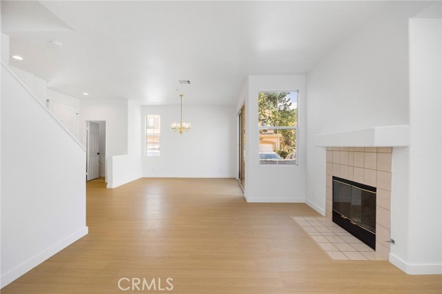 448 N Londonderry Lane, Orange CA: https://media.crmls.org/medias/e0507b3c-c571-4b0e-aa86-27a1ab1e2db8.jpg