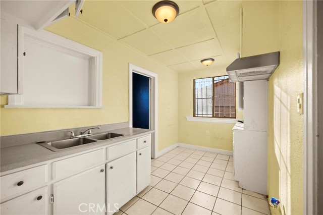 Detail Gallery Image 28 of 41 For 818 W 65th, Los Angeles,  CA 90044 - – Beds | – Baths