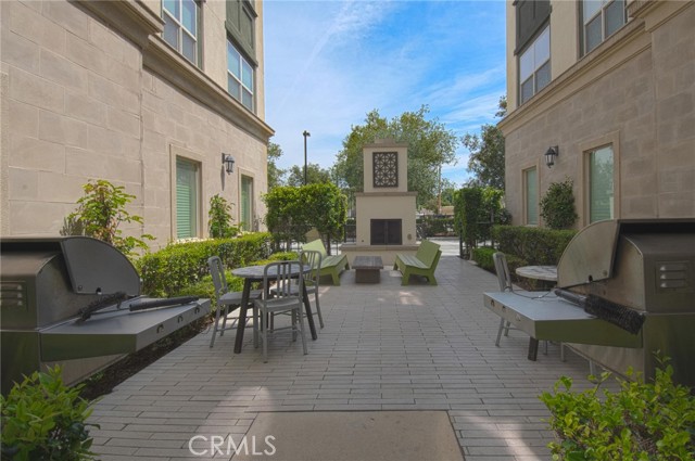 Detail Gallery Image 3 of 19 For 524 S Anaheim #1,  Anaheim,  CA 92805 - 3 Beds | 2 Baths