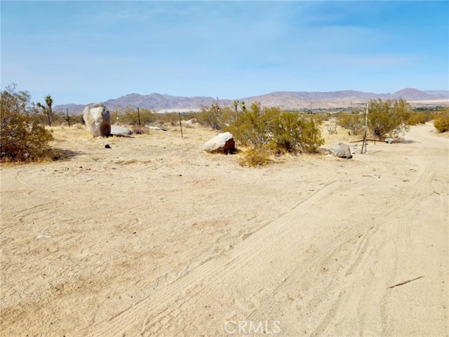 Detail Gallery Image 16 of 17 For 31633 Azurite Rd, Lucerne Valley,  CA 92356 - 1 Beds | 1 Baths