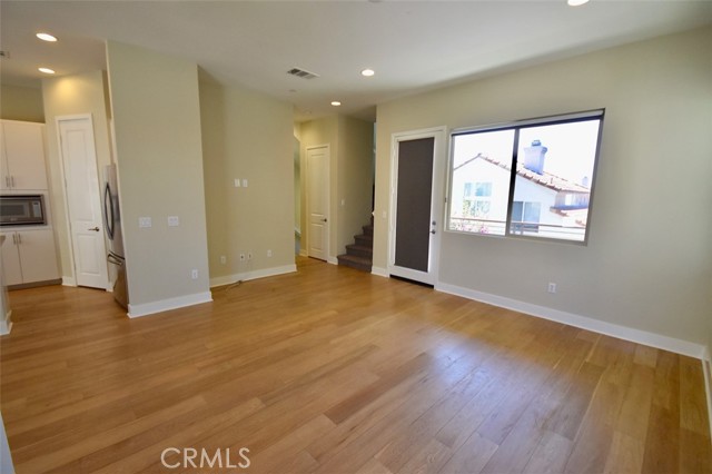 1817 Ocean Court, Costa Mesa CA: https://media.crmls.org/medias/e052b354-a06e-4175-8684-0146b191fb89.jpg