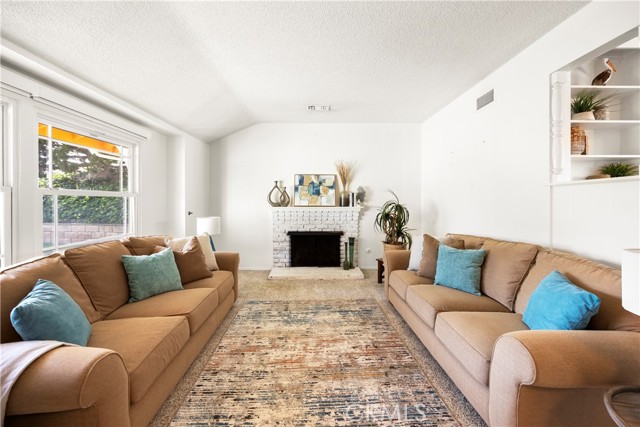 Detail Gallery Image 10 of 56 For 5427 Edgemere Dr, Torrance,  CA 90503 - 4 Beds | 3 Baths