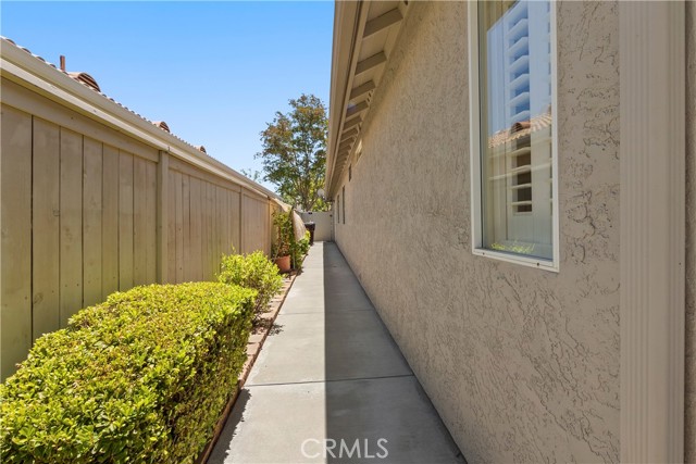 23998 Via Astuto, Murrieta CA: https://media.crmls.org/medias/e0534d6c-cc1d-418e-98c3-1b1f0d34e5d1.jpg