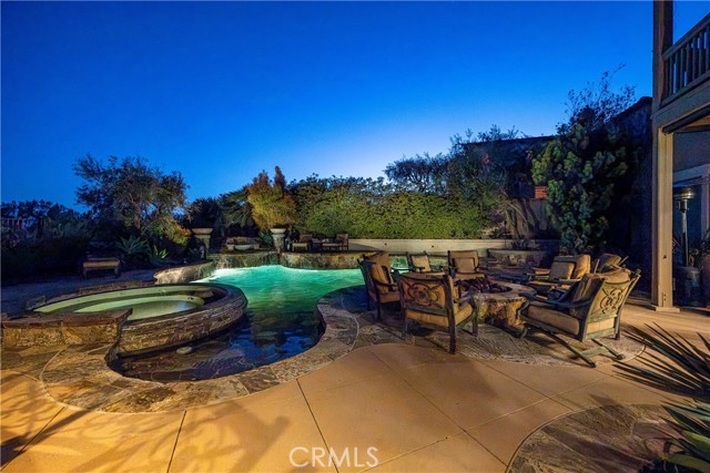 18 Calle Pacifica, San Clemente CA: https://media.crmls.org/medias/e0539d23-e7ee-4190-8141-067f761dc576.jpg