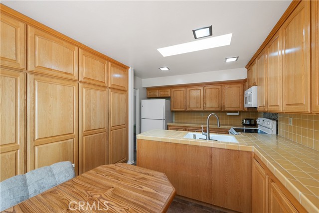 Detail Gallery Image 10 of 32 For 3426 Gulfcrest Dr, Rancho Palos Verdes,  CA 90275 - 3 Beds | 2 Baths