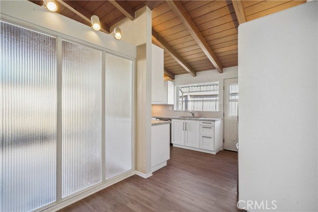 Detail Gallery Image 9 of 45 For 16433 Kingsbury St, Granada Hills,  CA 91344 - 4 Beds | 2 Baths