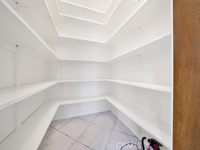 21222 Banff Lane, Huntington Beach CA: https://media.crmls.org/medias/e055bd66-29f8-4025-a975-241531be1e62.jpg