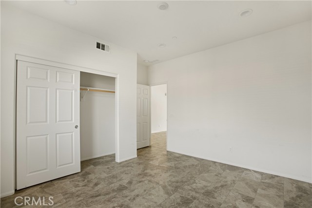 Detail Gallery Image 14 of 45 For 16995 Red Tail Ln, Fontana,  CA 92336 - 3 Beds | 2/1 Baths