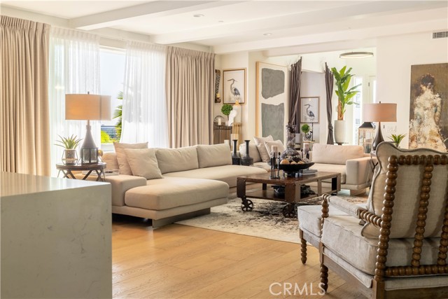 Detail Gallery Image 12 of 71 For 18806 Winnwood, Santa Ana,  CA 92705 - 4 Beds | 4 Baths