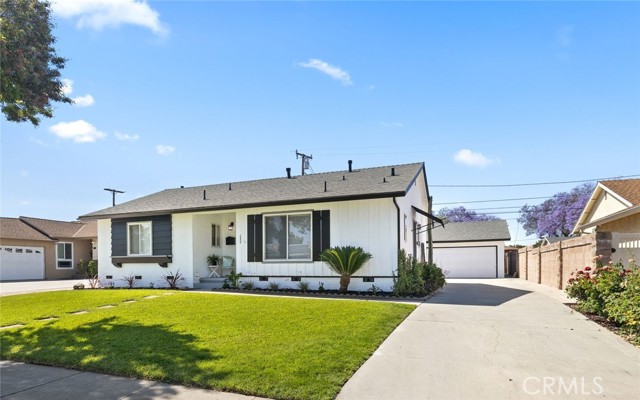 Detail Gallery Image 1 of 37 For 1442 W Olive Ave, Fullerton,  CA 92833 - 3 Beds | 2 Baths
