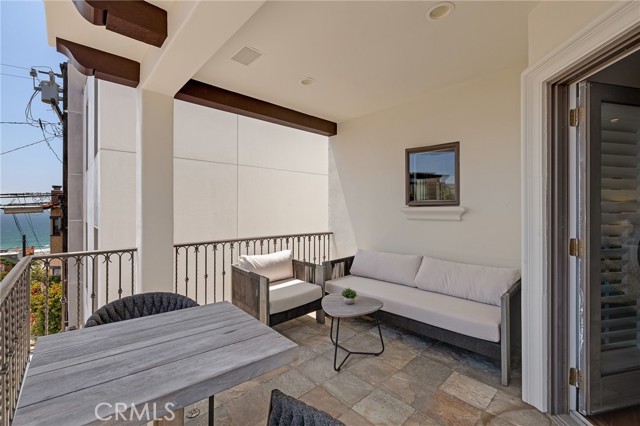 319 24th Street, Manhattan Beach, California 90266, 3 Bedrooms Bedrooms, ,3 BathroomsBathrooms,Residential,For Sale,24th,SB24126551