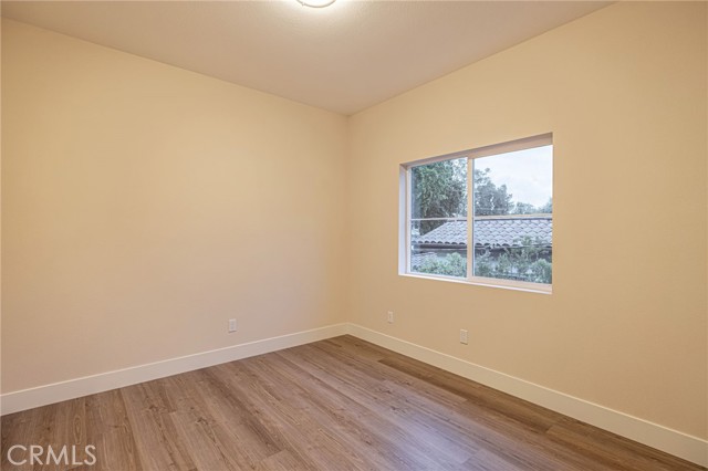 Detail Gallery Image 19 of 26 For 24755 Valley St, Newhall,  CA 91321 - 3 Beds | 2/1 Baths