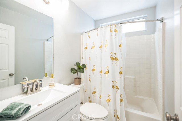32 Carriage Drive, Lake Forest CA: https://media.crmls.org/medias/e05cc31c-687a-477f-b1aa-a02b895b73d4.jpg
