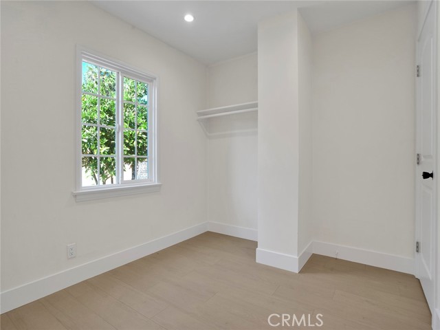 17425 Los Alimos Street, Granada Hills CA: https://media.crmls.org/medias/e05d4b4f-9ade-4112-b892-0e3556f02de9.jpg