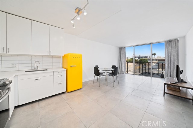 Detail Gallery Image 10 of 21 For 375 Atlantic Ave #201,  Long Beach,  CA 90802 - 1 Beds | 1 Baths