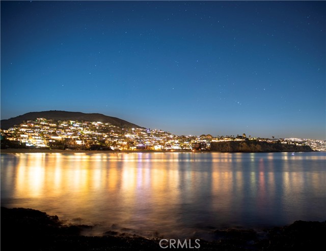 1131 Emerald Bay, Laguna Beach CA: https://media.crmls.org/medias/e05fb63f-8f8e-413c-ae6c-d01615bf3aa1.jpg