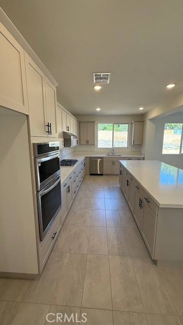 Detail Gallery Image 8 of 13 For 5829 Saddlehorn Ln, Jurupa Valley,  CA 92509 - 4 Beds | 3 Baths