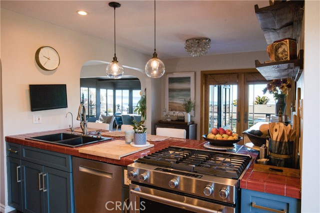 Detail Gallery Image 17 of 68 For 960 Tulare, Pismo Beach,  CA 93449 - 5 Beds | 3 Baths