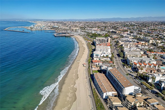 615 Esplanade, Redondo Beach, California 90277, 1 Bedroom Bedrooms, ,1 BathroomBathrooms,Residential,For Sale,Esplanade,SB25196667