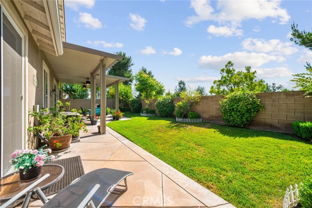 40026 Stowe Road, Temecula CA: https://media.crmls.org/medias/e0621ca3-a1c4-4ad3-8d85-ca6e9ad08046.jpg