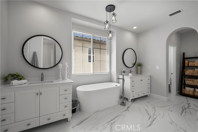 26814 Fairlain Drive, Valencia CA: https://media.crmls.org/medias/e0627c75-d4b8-4021-b05c-24fde89c2237.jpg