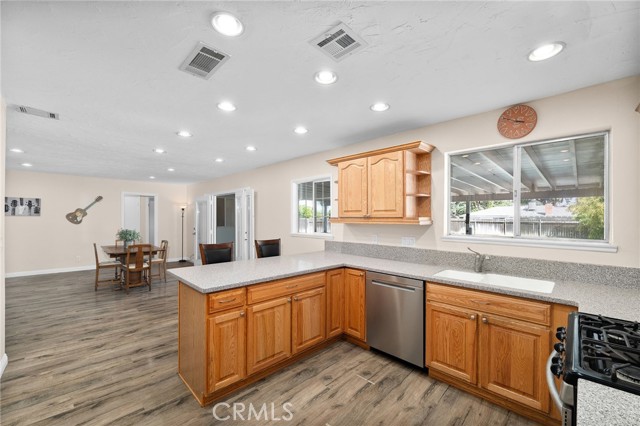 Detail Gallery Image 9 of 34 For 209 Anita Ct, Redlands,  CA 92373 - 3 Beds | 2 Baths